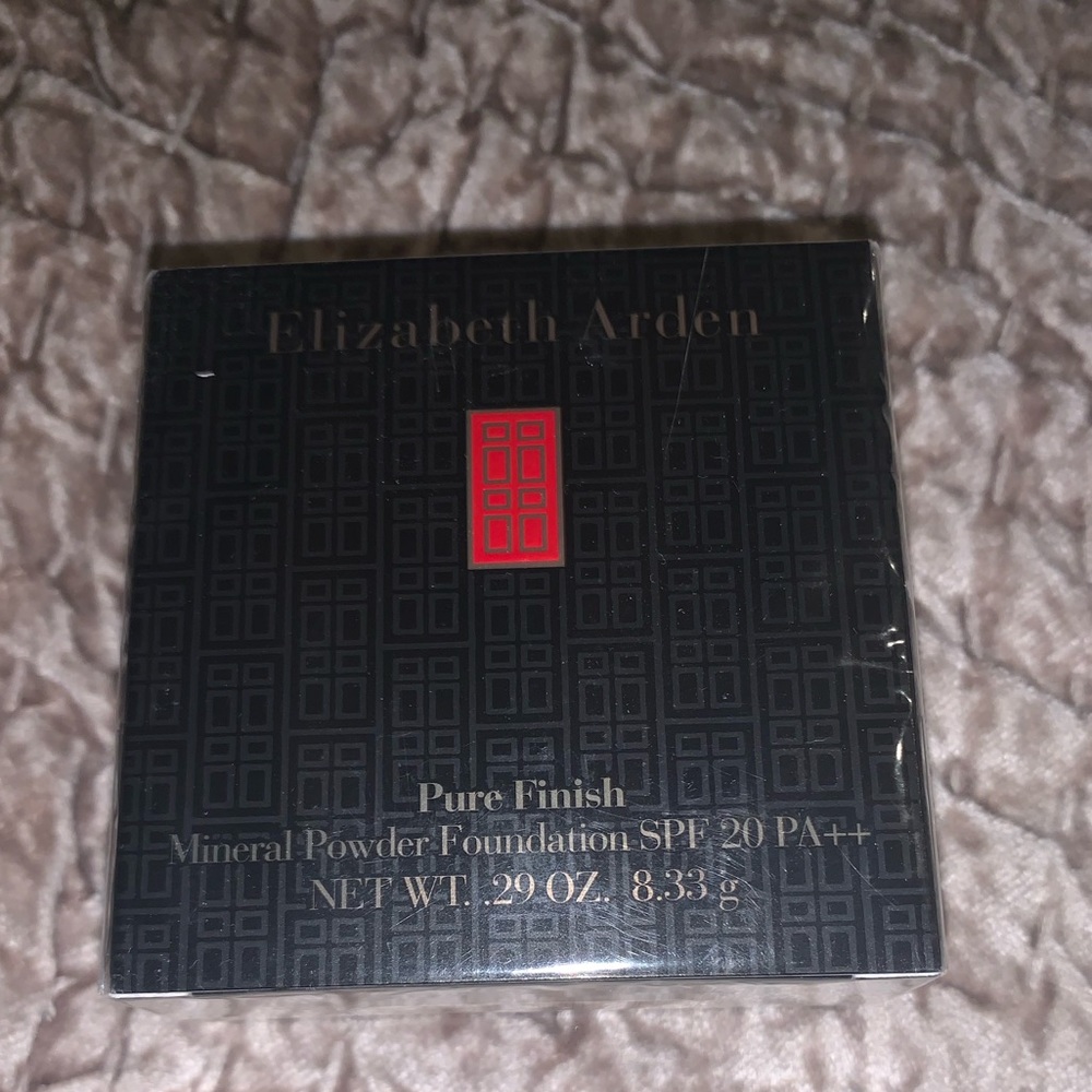 Elizabeth Arden Pure Finish Powder Foundation 05